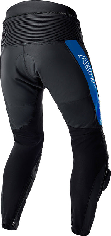 Schwarze und blaue RST Tractech Evo D30 Leder Motorradhose für Touring, detailreiche Nahaufnahme der robusten Motorradhose