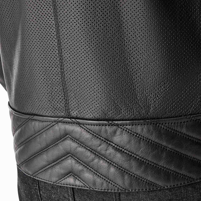 Schwarze RST Roadster Air D3O Leder Motorradjacke, klassische Jacken-Design, sichtbare robuste Lederqualität und Air D3O Protektion