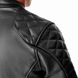 Schwarze RST Hillberry D3O Leder Motorradjacke in klassischem Design, mit Protektoren, für sicheren Motorradfahrstil.