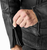 Schwarze RST Hillberry D3O Leder Motorradjacke für Damen, klassische Passform, mit D3O Protektoren, sichtbar auf dem Bild