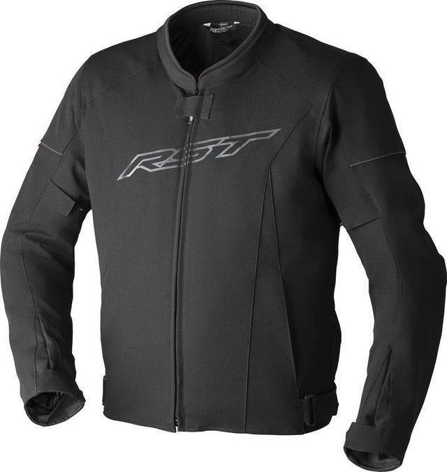 Schwarze RST F4 D3O Textile Motorradjacke, touring, mit Schutzmaterial, auf einem Model getragen, detaillierte Sicht auf die Jacke