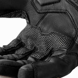 Schwarze und silberne RST Pro Series Vega Motorradhandschuhe aus Leder mit Schutzpolstern, für sicheren Fahrkomfort.