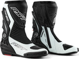Schwarze und weiße RST TracTech Evo D3O Motorradstiefel für Racing, mit robustem Design und Schutzfunktionen.