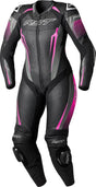 Schwarze und rosa Damen-RST Tractech Evo D3O Lederkombi, einteilig, zeigt die robuste Motorrad-Lederkombi mit Protektoren.