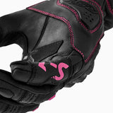 Schwarze und rosa Damen Motorradhandschuhe von RST, robustes Design mit Handpolsterung und verstellbarem Verschluss