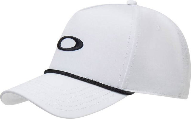 Weiße Oakley Ellipse Rope Cap, Freizeitbekleidung, mit gebogener Krempe und OAKLEY-Logo, auf einem neutralen Hintergrund.