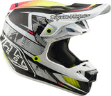 Troy Lee Designs Se5 Carbon Mips Motocrosshelm in Weiß, mit Belüftungsöffnungen und Visier, auf einem schwarzen Hintergrund.