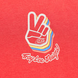 Troy Lee Designs Deuces T-Shirt in Scarlet, bequemes Freizeitshirt mit TROY LEE DESIGNS Logo, weiches Baumwollmaterial.