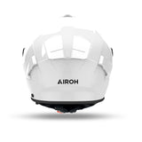 Weißer Airoh Integralhelm Spark 2 mit klarer Visieröffnung und aerodynamischem Design, perfekt für Motorradsicherheitsausrüstung.