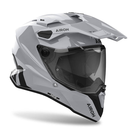 Airoh Commander 2 Endurohelm in zementgrau mit Visier und Belüftungsöffnungen, leichter Schutzhelm für Offroad-Fahrten