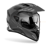 Dunkelgrauer Airoh Bandit Endurohelm mit Visier und Belüftungsöffnungen, sicherer Schutz für Offroad-Fahrten.