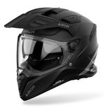 Matt-schwarzer Airoh Bandit Endurohelm mit klarer Visier und Belüftungsöffnungen, leicht und sicher für Offroad-Fahrten.