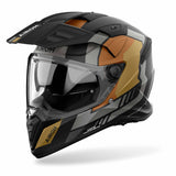 Endurohelm Airoh Bandit Horn in matt-schwarz mit grauen und goldenen Akzenten, komfortabler Schutz für anspruchsvolle Trails