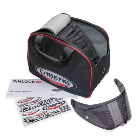 Schwarzer Caberg GP01 Carbon Integralhelm mit aerodynamischem Design und Belüftungssystem, Frontansicht.