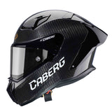 Schwarzer Caberg GP01 Carbon Integralhelm mit aerodynamischem Design und Belüftung, Schutz und Komfort.