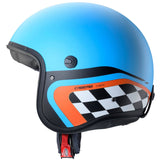Matte hellblaue und schwarz-orange Caberg Jethelm Freeride X Daytona mit modernem Design und Belüftungssystem.