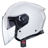 Weißer metallicer Caberg Flyon II Jethelm mit glänzendem Finish und komfortabler Passform, sichtbare Belüftungsöffnungen.