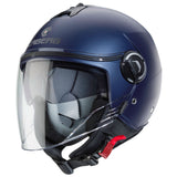 Matt-blauer Jethelm von Caberg Riviera V4 X mit Yama-Design, sichtbares Visier und komfortable Passform.