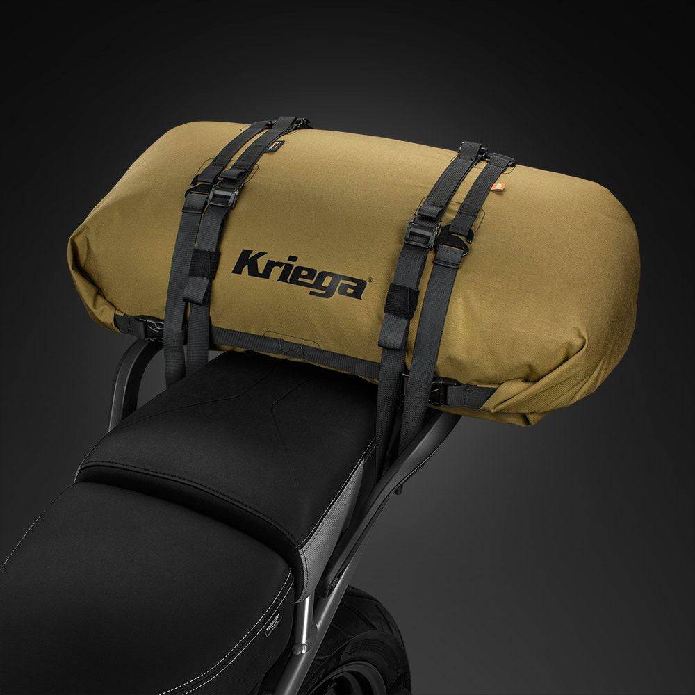 Kriega Rollpack-40 Coyote, robuster schwarzer Rollpack aus strapazierfähigem Material mit mehreren Fächern und Befestigungspunkten.
