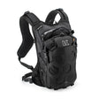 Schwarzer Kriega Trail 9 Rucksack mit mehreren Fächern und verstellbaren Schultergurten, ideal für Outdoor-Aktivitäten.