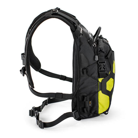 Kriega Trail 9 Rucksack in Lime, leichter Wanderrucksack mit verstellbaren Schultergurten und mehreren Fächern.