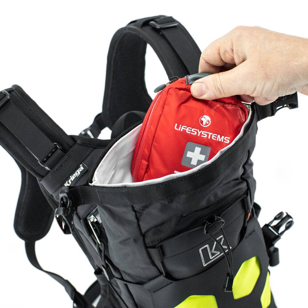 Kriega Trail 9 Rucksack in Lime, leicht und robust für Trekking und Outdoor-Aktivitäten, mit verstellbaren Schultergurten.