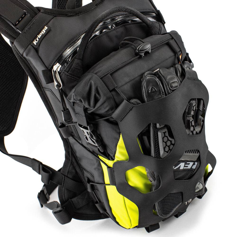 Kriega Trail 9 Rucksack in Lime, leichter und robuster Trekking-Rucksack mit verstellbaren Schultergurten und wasserabweisender Oberfläche.