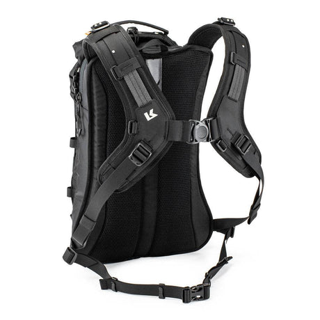 Kriega Trail 18 Rucksack in Multicam Black, aus robustem Material mit verstellbaren Schultergurten und mehreren Fächern.