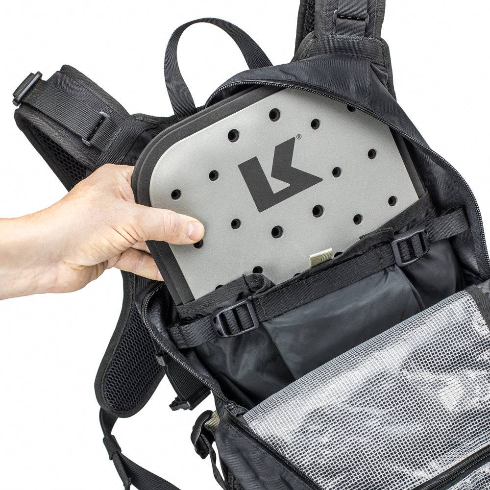 Kriega R15 Rucksack aus robustem Material, mit mehreren Fächern und verstellbaren Schultergurten, für vielseitigen Gebrauch