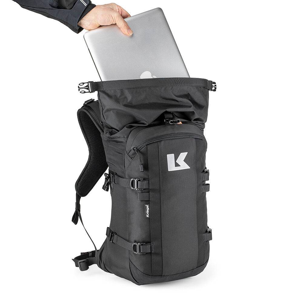 Kriega Rucksack R22 aus robustem Material, mit mehreren Fächern und verstellbaren Schultergurten, für vielseitigen Gebrauch.