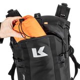 Rucksack Kriega R22 aus robustem Material mit mehreren Fächern und verstellbaren Schultergurten, ideal für Trekking und Alltag.
