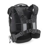 Kriega Rucksack R30 in schwarz mit verstellbaren Schultergurten und reflektierenden Elementen, ideal für Reisen und Abenteuer.