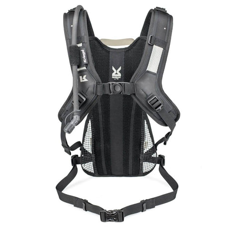 Schwarzer Kriega Hydro-3 Rucksack mit robuste Träger und Wasserabziehsystem, ideal für Outdoor- und Fahrradtouren