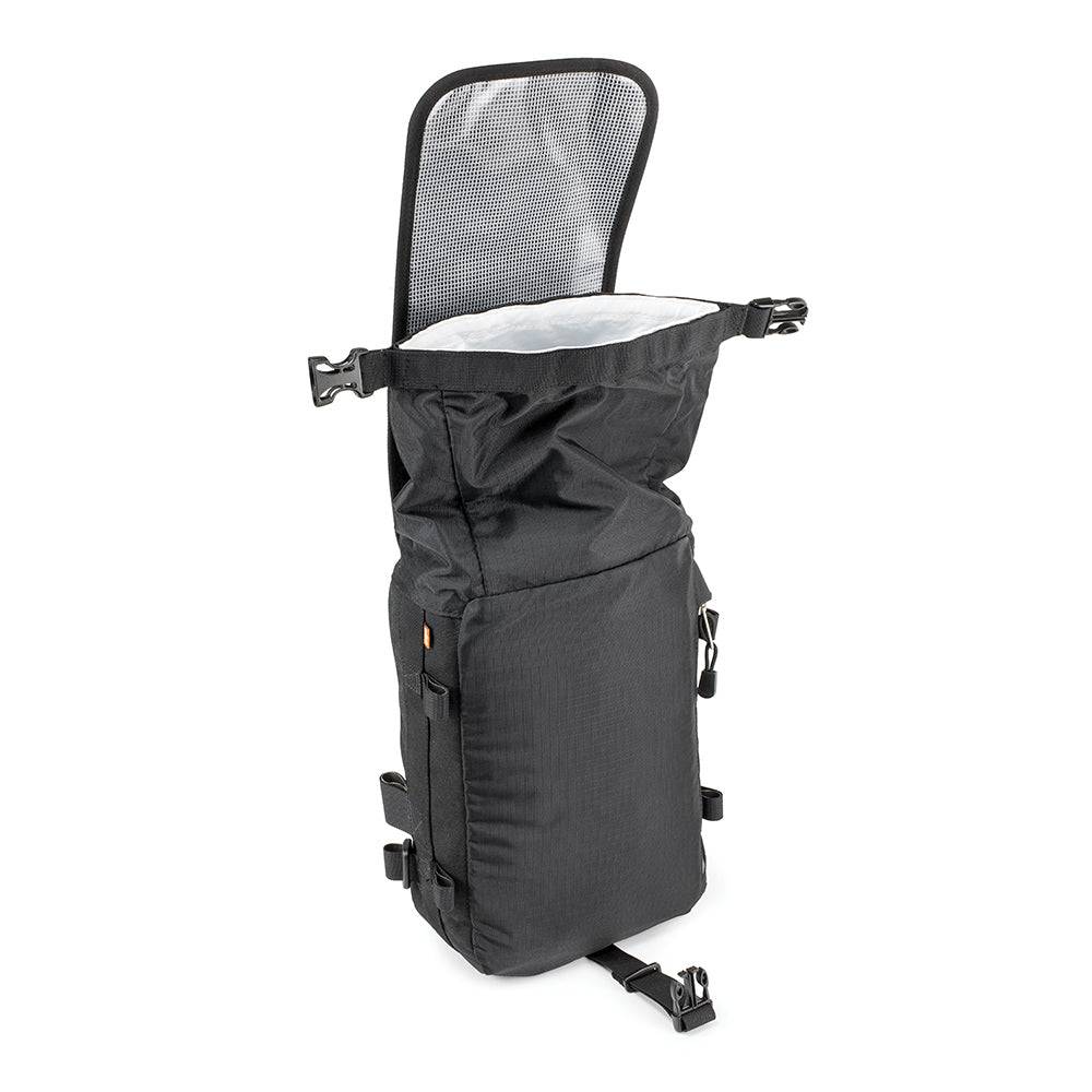 Kriega Sling Umhängetasche aus robustem Material mit verstellbarem Gurt und mehreren Fächern, perfekt für unterwegs.