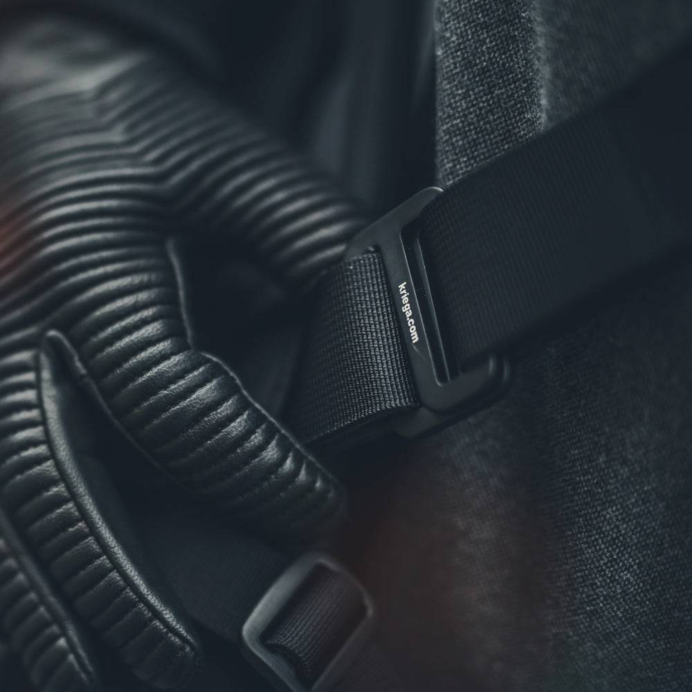 Kriega Sling EDC Umhängetasche aus robustem Material, mit Reißverschlüssen und verstellbarem Schultergurt, für den täglichen Gebrauch