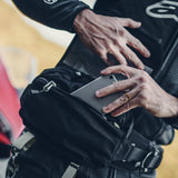 Kriega Hüfttasche R3 aus robustem Taschenmaterial, mit Reißverschluss und verstellbarem Gurt, für vielseitige Nutzung.