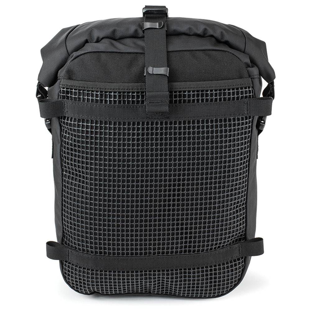 Kriega US-10 Drypack Taschen in schwarz mit wasserdichtem Material und robustem Design, ideal für Motorradtouren