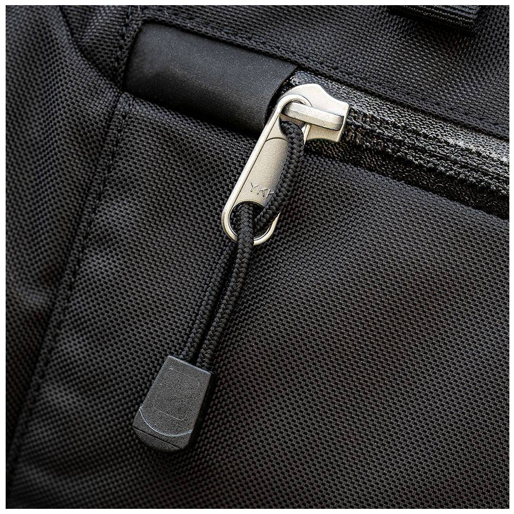 Robuste Kriega US-10 Drypack Tasche aus wasserfestem Material mit Rollverschluss für Motorradtaschen, in Schwarz.