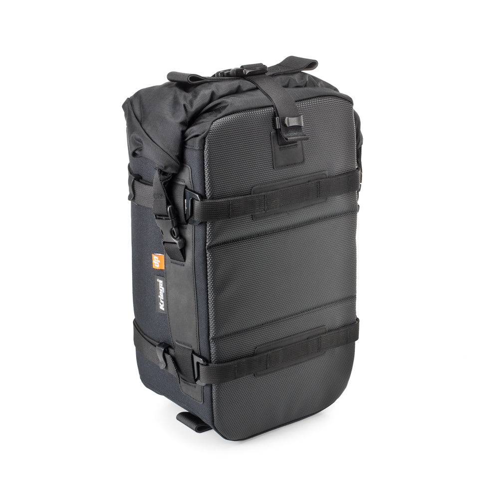 Kriega OS-12 Gepäcktasche aus robustem Material, seitliche Ansicht mit Reißverschluss und Befestigungspunkten, sportliches Design