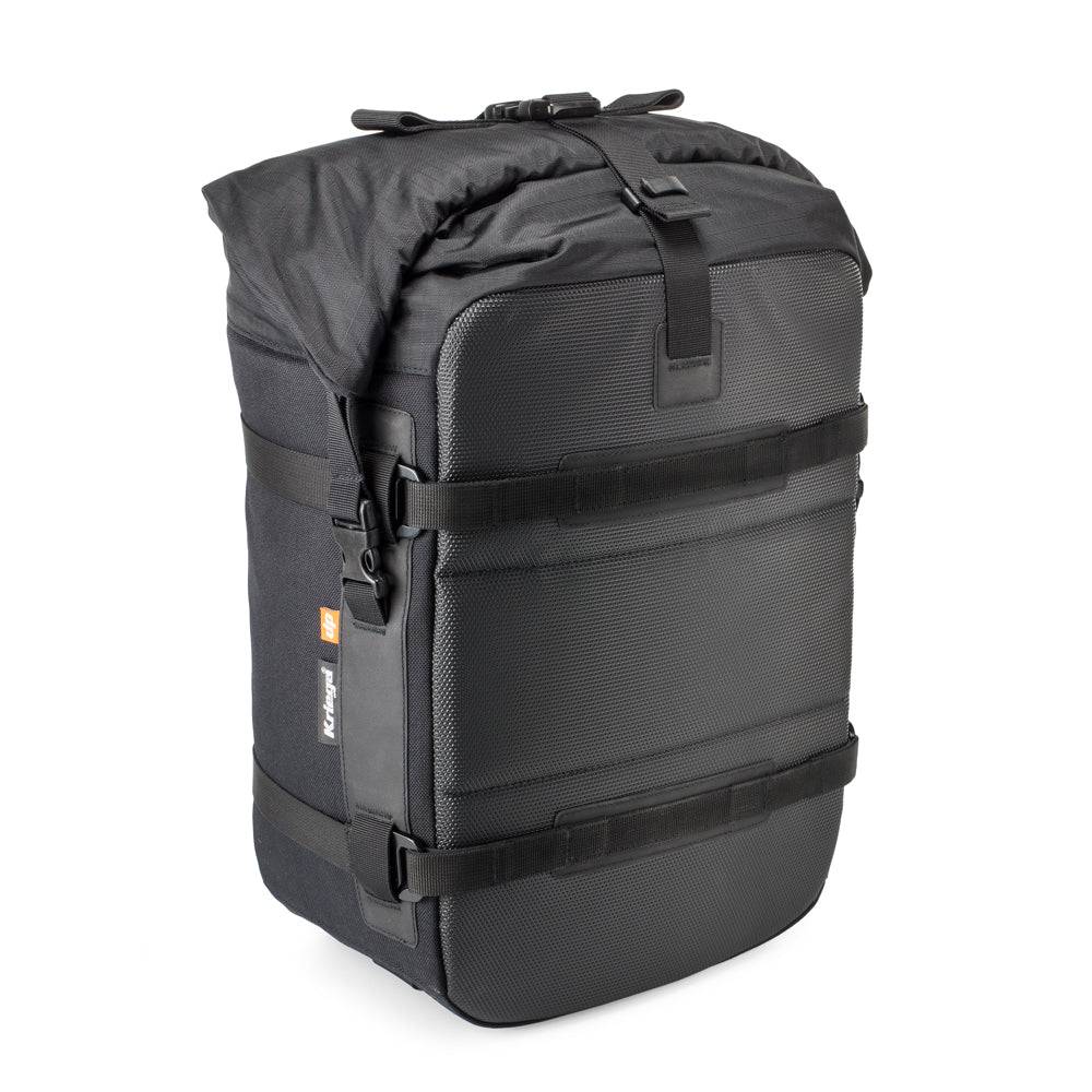 Kriega OS-18 Gepäcktasche aus robustem Material mit mehreren Fächern und Befestigungspunkten für Motorradtaschen.
