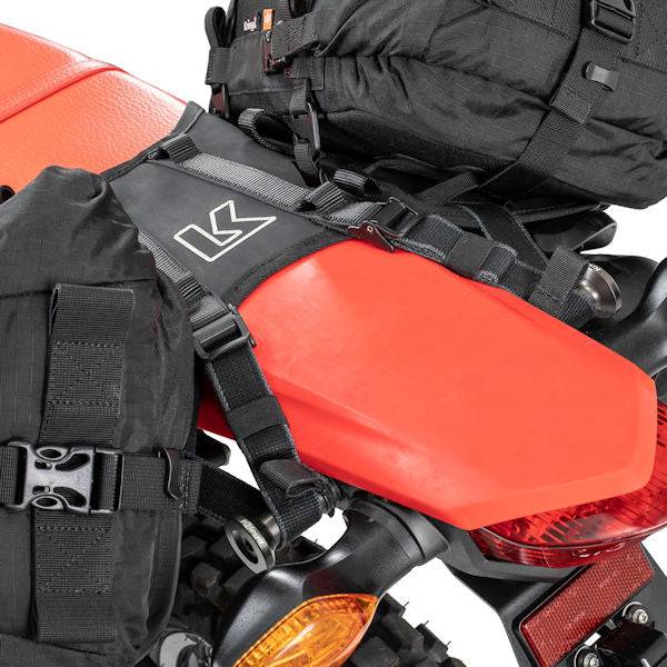 Kriega OS-Base Montagesystem für Honda CRF300L / CRF300 Rally, geeignet für OS-Taschen, in schwarzer Ausführung.