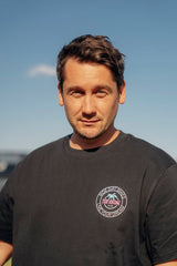 TSB-RACING T-Shirt für Freizeit, zeigt ein Dirt Bike Design, bequemes Freizeitbekleidungsstück für Fans von Motorrädern.