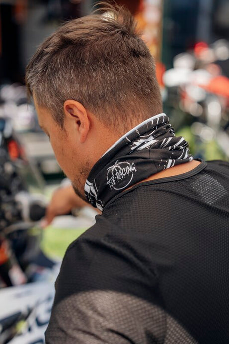 TSB-RACING Adventure Schlauchtuch aus Funktionsbekleidung, elastisch und atmungsaktiv, geeignet für Outdoor-Aktivitäten und Schutz.