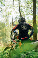 TSB-Racing AirFlow Ride Weste für Offroad-Motorräder, atmungsaktive Motorradveste in Schwarz mit Schutzpolstern.