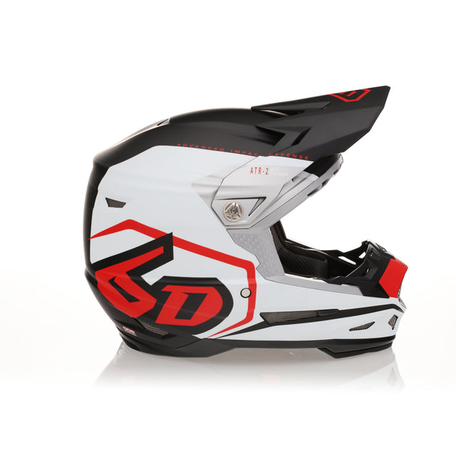 6D ATR-2 Motocrosshelm in Rot und Weiß mit robustem Schutz, sichtbare Belüftungsöffnungen und sportliches Design.